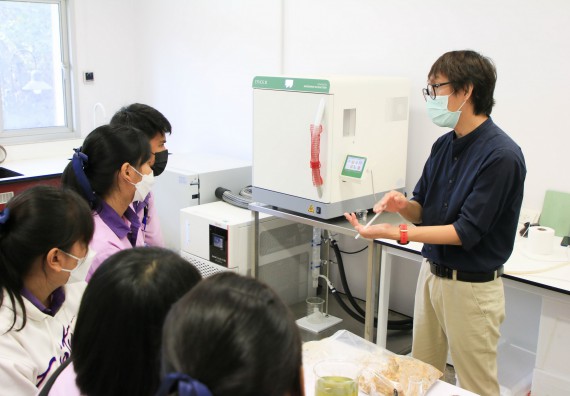 ภาพกิจกรรม  คณะวิทยาศาสตร์และเทคโนโลยี จัดกิจกรรมค่ายบูรณาการส่งเสริมนักเรียนห้องเรียนพิเศษ (E-SMART) โรงเรียนคลองขลุงราษฎร์รังสรรค์ ระดับชั้นมัธยมศึกษาปีที่ 4-6