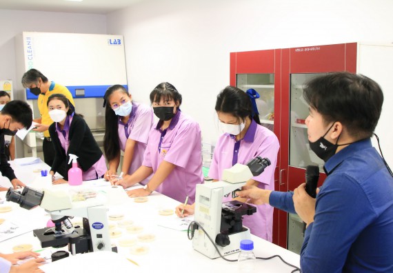 ภาพกิจกรรม  คณะวิทยาศาสตร์และเทคโนโลยี จัดกิจกรรมค่ายบูรณาการส่งเสริมนักเรียนห้องเรียนพิเศษ (E-SMART) โรงเรียนคลองขลุงราษฎร์รังสรรค์ ระดับชั้นมัธยมศึกษาปีที่ 4-6