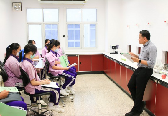 ภาพกิจกรรม  คณะวิทยาศาสตร์และเทคโนโลยี จัดกิจกรรมค่ายบูรณาการส่งเสริมนักเรียนห้องเรียนพิเศษ (E-SMART) โรงเรียนคลองขลุงราษฎร์รังสรรค์ ระดับชั้นมัธยมศึกษาปีที่ 4-6