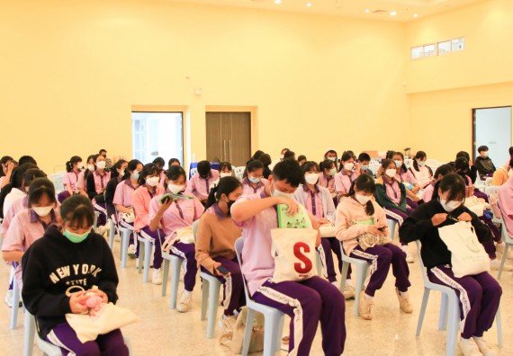 ภาพกิจกรรม  คณะวิทยาศาสตร์และเทคโนโลยี จัดกิจกรรมค่ายบูรณาการส่งเสริมนักเรียนห้องเรียนพิเศษ (E-SMART) โรงเรียนคลองขลุงราษฎร์รังสรรค์ ระดับชั้นมัธยมศึกษาปีที่ 4-6