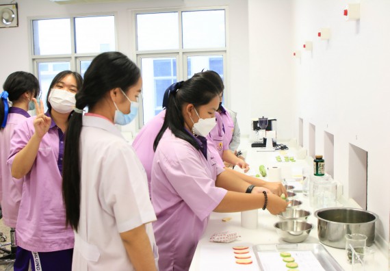 ภาพกิจกรรม  คณะวิทยาศาสตร์และเทคโนโลยี จัดกิจกรรมค่ายบูรณาการส่งเสริมนักเรียนห้องเรียนพิเศษ (E-SMART) โรงเรียนคลองขลุงราษฎร์รังสรรค์ ระดับชั้นมัธยมศึกษาปีที่ 4-6