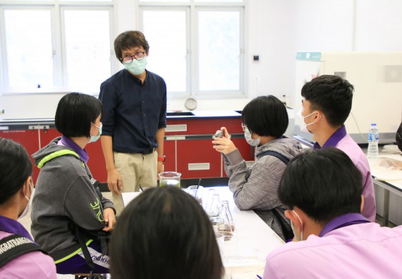 ภาพกิจกรรม  คณะวิทยาศาสตร์และเทคโนโลยี จัดกิจกรรมค่ายบูรณาการส่งเสริมนักเรียนห้องเรียนพิเศษ (E-SMART) โรงเรียนคลองขลุงราษฎร์รังสรรค์ ระดับชั้นมัธยมศึกษาปีที่ 4-6