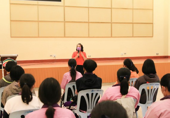 ภาพกิจกรรม  คณะวิทยาศาสตร์และเทคโนโลยี จัดกิจกรรมค่ายบูรณาการส่งเสริมนักเรียนห้องเรียนพิเศษ (E-SMART) โรงเรียนคลองขลุงราษฎร์รังสรรค์ ระดับชั้นมัธยมศึกษาปีที่ 4-6