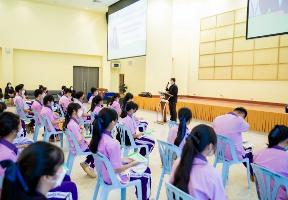 ภาพกิจกรรม  คณะวิทยาศาสตร์และเทคโนโลยี จัดกิจกรรมค่ายบูรณาการส่งเสริมนักเรียนห้องเรียนพิเศษ (E-SMART) โรงเรียนคลองขลุงราษฎร์รังสรรค์ ระดับชั้นมัธยมศึกษาปีที่ 4-6