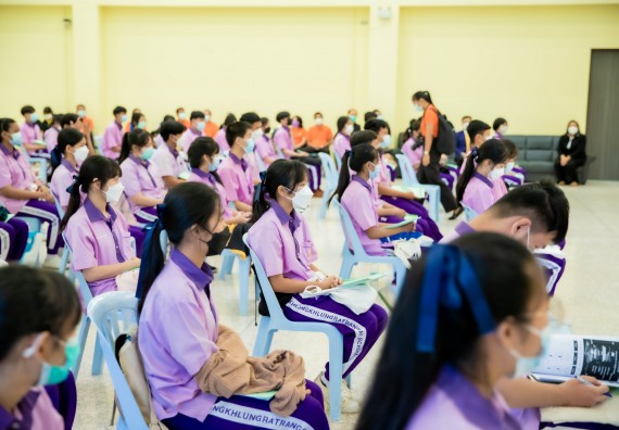 ภาพกิจกรรม  คณะวิทยาศาสตร์และเทคโนโลยี จัดกิจกรรมค่ายบูรณาการส่งเสริมนักเรียนห้องเรียนพิเศษ (E-SMART) โรงเรียนคลองขลุงราษฎร์รังสรรค์ ระดับชั้นมัธยมศึกษาปีที่ 4-6