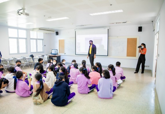 ภาพกิจกรรม  คณะวิทยาศาสตร์และเทคโนโลยี จัดกิจกรรมค่ายบูรณาการส่งเสริมนักเรียนห้องเรียนพิเศษ (E-SMART) โรงเรียนคลองขลุงราษฎร์รังสรรค์ ระดับชั้นมัธยมศึกษาปีที่ 4-6