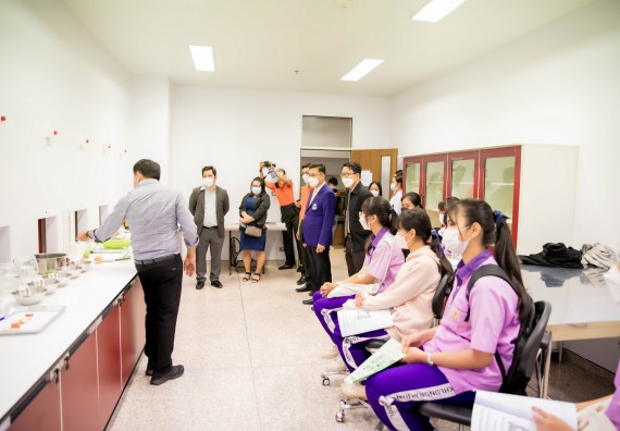 ภาพกิจกรรม  คณะวิทยาศาสตร์และเทคโนโลยี จัดกิจกรรมค่ายบูรณาการส่งเสริมนักเรียนห้องเรียนพิเศษ (E-SMART) โรงเรียนคลองขลุงราษฎร์รังสรรค์ ระดับชั้นมัธยมศึกษาปีที่ 4-6