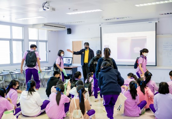 ภาพกิจกรรม  คณะวิทยาศาสตร์และเทคโนโลยี จัดกิจกรรมค่ายบูรณาการส่งเสริมนักเรียนห้องเรียนพิเศษ (E-SMART) โรงเรียนคลองขลุงราษฎร์รังสรรค์ ระดับชั้นมัธยมศึกษาปีที่ 4-6