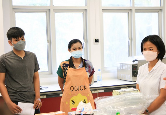 ภาพกิจกรรม  โปรแกรมวิชาวิทยาศาสตร์และเทคโนโลยีการอาหาร จัดอบรมเชิงปฏิบัติการ เรื่อง การผลิตผลิตภัณฑ์เบเกอรี่