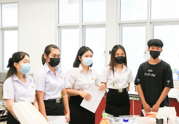 ภาพกิจกรรม  โปรแกรมวิชาวิทยาศาสตร์และเทคโนโลยีการอาหาร จัดอบรมเชิงปฏิบัติการ เรื่อง การผลิตผลิตภัณฑ์เบเกอรี่