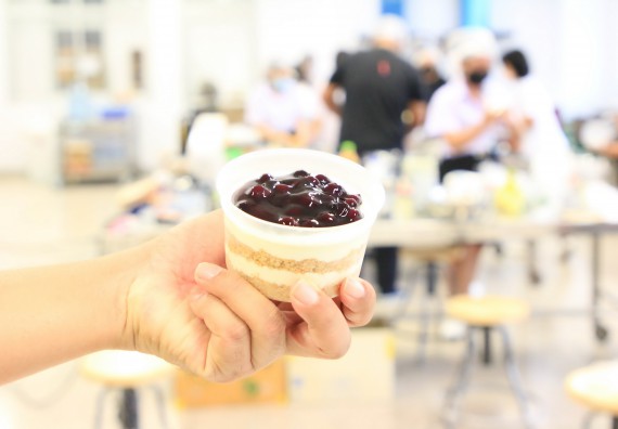 ภาพกิจกรรม  โปรแกรมวิชาวิทยาศาสตร์และเทคโนโลยีการอาหาร จัดอบรมเชิงปฏิบัติการ เรื่อง การผลิตผลิตภัณฑ์เบเกอรี่