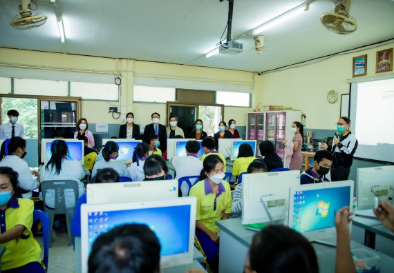 ภาพกิจกรรม  คณะวิทยาศาสตร์และเทคโนโลยี จัดค่ายวิทยาศาสตร์สัญจรโรงเรียนทุ่งโพธิ์ทะเลพิทยา