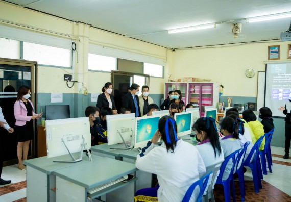 ภาพกิจกรรม  คณะวิทยาศาสตร์และเทคโนโลยี จัดค่ายวิทยาศาสตร์สัญจรโรงเรียนทุ่งโพธิ์ทะเลพิทยา