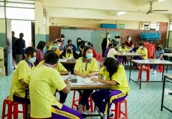 ภาพกิจกรรม  คณะวิทยาศาสตร์และเทคโนโลยี จัดค่ายวิทยาศาสตร์สัญจรโรงเรียนทุ่งโพธิ์ทะเลพิทยา