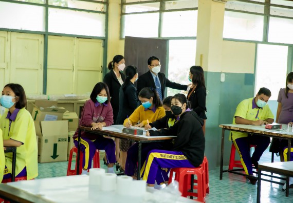 ภาพกิจกรรม  คณะวิทยาศาสตร์และเทคโนโลยี จัดค่ายวิทยาศาสตร์สัญจรโรงเรียนทุ่งโพธิ์ทะเลพิทยา