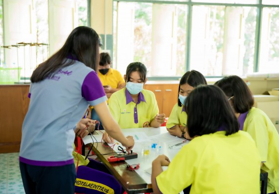 ภาพกิจกรรม  คณะวิทยาศาสตร์และเทคโนโลยี จัดค่ายวิทยาศาสตร์สัญจรโรงเรียนทุ่งโพธิ์ทะเลพิทยา