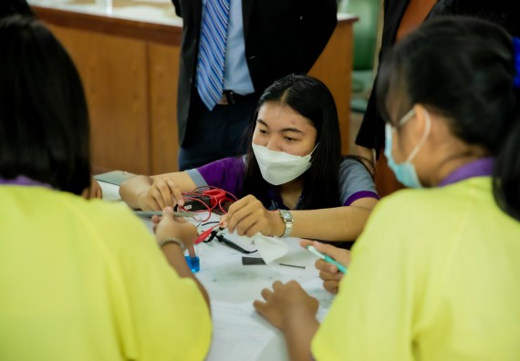 ภาพกิจกรรม  คณะวิทยาศาสตร์และเทคโนโลยี จัดค่ายวิทยาศาสตร์สัญจรโรงเรียนทุ่งโพธิ์ทะเลพิทยา
