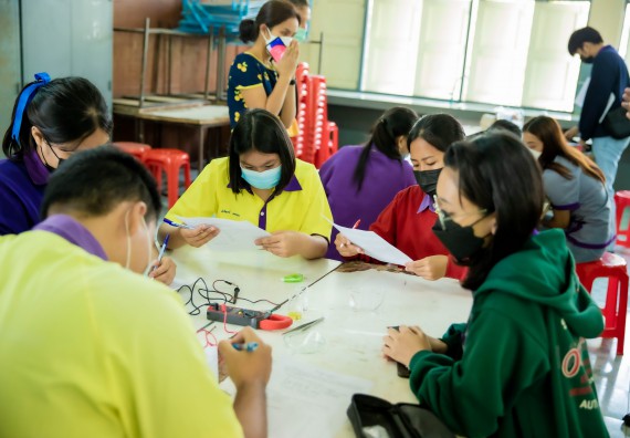 ภาพกิจกรรม  คณะวิทยาศาสตร์และเทคโนโลยี จัดค่ายวิทยาศาสตร์สัญจรโรงเรียนทุ่งโพธิ์ทะเลพิทยา