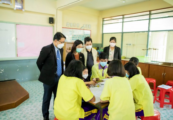 ภาพกิจกรรม  คณะวิทยาศาสตร์และเทคโนโลยี จัดค่ายวิทยาศาสตร์สัญจรโรงเรียนทุ่งโพธิ์ทะเลพิทยา