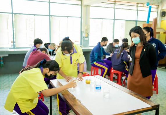 ภาพกิจกรรม  คณะวิทยาศาสตร์และเทคโนโลยี จัดค่ายวิทยาศาสตร์สัญจรโรงเรียนทุ่งโพธิ์ทะเลพิทยา