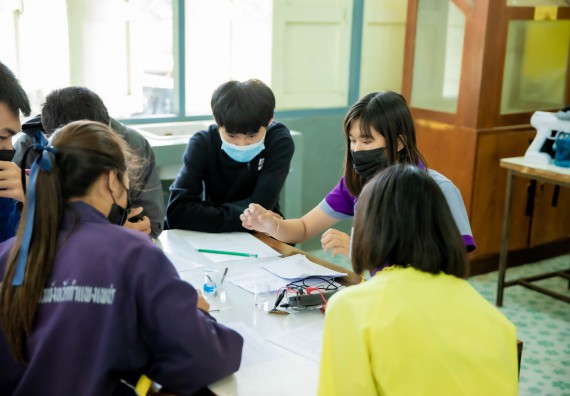 ภาพกิจกรรม  คณะวิทยาศาสตร์และเทคโนโลยี จัดค่ายวิทยาศาสตร์สัญจรโรงเรียนทุ่งโพธิ์ทะเลพิทยา