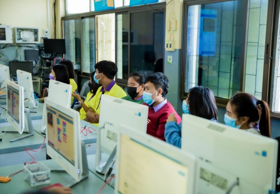 ภาพกิจกรรม  คณะวิทยาศาสตร์และเทคโนโลยี จัดค่ายวิทยาศาสตร์สัญจรโรงเรียนทุ่งโพธิ์ทะเลพิทยา