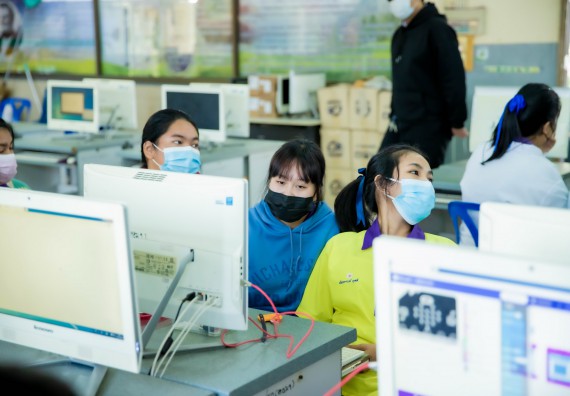 ภาพกิจกรรม  คณะวิทยาศาสตร์และเทคโนโลยี จัดค่ายวิทยาศาสตร์สัญจรโรงเรียนทุ่งโพธิ์ทะเลพิทยา