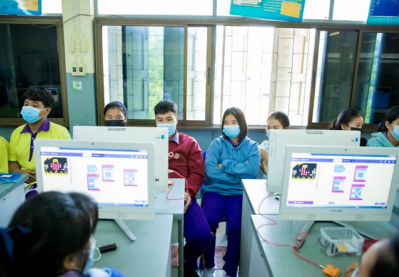 ภาพกิจกรรม  คณะวิทยาศาสตร์และเทคโนโลยี จัดค่ายวิทยาศาสตร์สัญจรโรงเรียนทุ่งโพธิ์ทะเลพิทยา