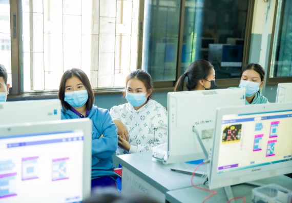 ภาพกิจกรรม  คณะวิทยาศาสตร์และเทคโนโลยี จัดค่ายวิทยาศาสตร์สัญจรโรงเรียนทุ่งโพธิ์ทะเลพิทยา