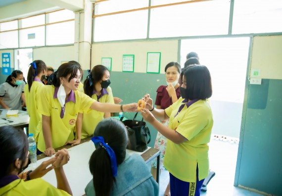 ภาพกิจกรรม  คณะวิทยาศาสตร์และเทคโนโลยี จัดค่ายวิทยาศาสตร์สัญจรโรงเรียนทุ่งโพธิ์ทะเลพิทยา