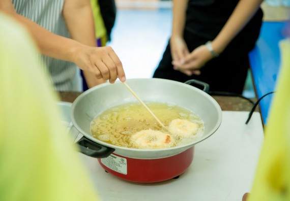 ภาพกิจกรรม  คณะวิทยาศาสตร์และเทคโนโลยี จัดค่ายวิทยาศาสตร์สัญจรโรงเรียนทุ่งโพธิ์ทะเลพิทยา