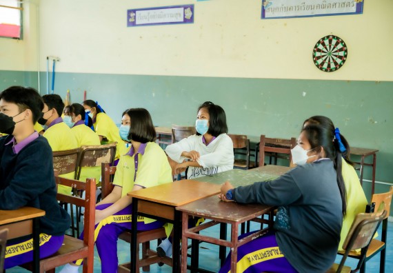 ภาพกิจกรรม  คณะวิทยาศาสตร์และเทคโนโลยี จัดค่ายวิทยาศาสตร์สัญจรโรงเรียนทุ่งโพธิ์ทะเลพิทยา