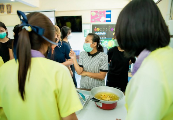 ภาพกิจกรรม  คณะวิทยาศาสตร์และเทคโนโลยี จัดค่ายวิทยาศาสตร์สัญจรโรงเรียนทุ่งโพธิ์ทะเลพิทยา