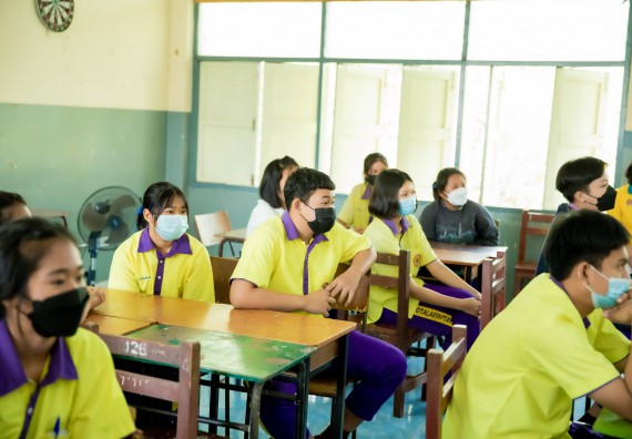 ภาพกิจกรรม  คณะวิทยาศาสตร์และเทคโนโลยี จัดค่ายวิทยาศาสตร์สัญจรโรงเรียนทุ่งโพธิ์ทะเลพิทยา