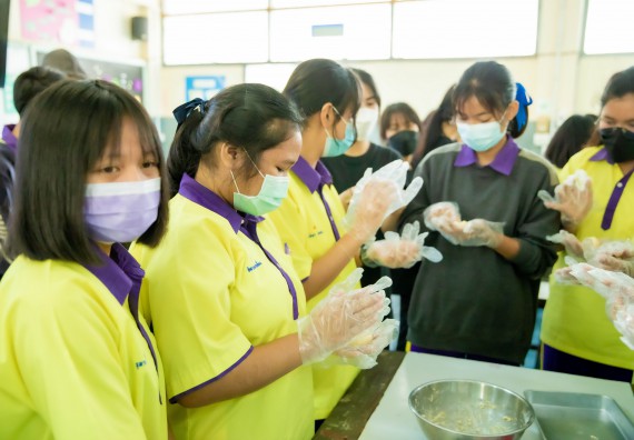 ภาพกิจกรรม  คณะวิทยาศาสตร์และเทคโนโลยี จัดค่ายวิทยาศาสตร์สัญจรโรงเรียนทุ่งโพธิ์ทะเลพิทยา