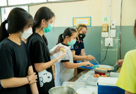 ภาพกิจกรรม  คณะวิทยาศาสตร์และเทคโนโลยี จัดค่ายวิทยาศาสตร์สัญจรโรงเรียนทุ่งโพธิ์ทะเลพิทยา