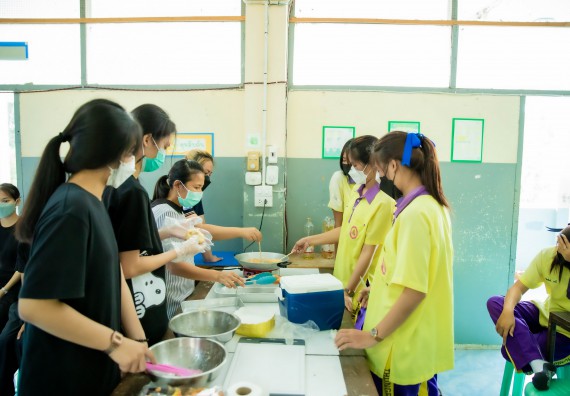 ภาพกิจกรรม  คณะวิทยาศาสตร์และเทคโนโลยี จัดค่ายวิทยาศาสตร์สัญจรโรงเรียนทุ่งโพธิ์ทะเลพิทยา