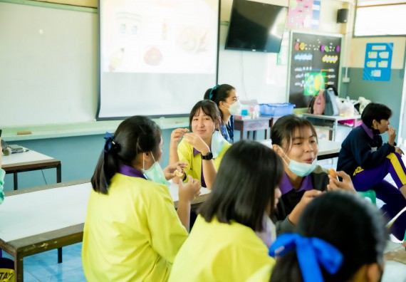 ภาพกิจกรรม  คณะวิทยาศาสตร์และเทคโนโลยี จัดค่ายวิทยาศาสตร์สัญจรโรงเรียนทุ่งโพธิ์ทะเลพิทยา