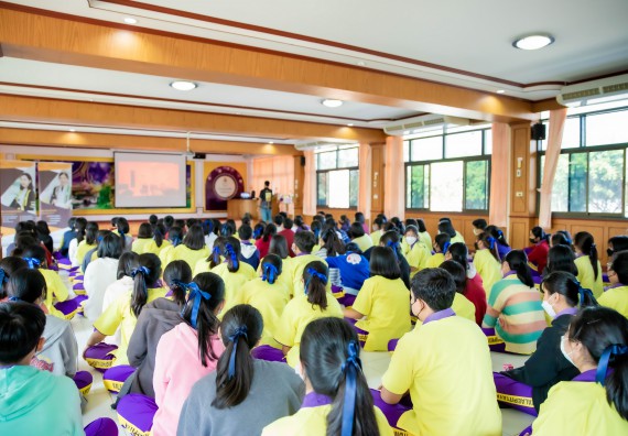 ภาพกิจกรรม  คณะวิทยาศาสตร์และเทคโนโลยี จัดค่ายวิทยาศาสตร์สัญจรโรงเรียนทุ่งโพธิ์ทะเลพิทยา
