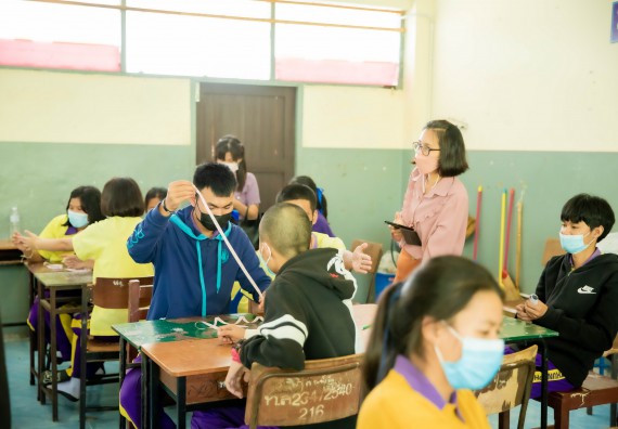 ภาพกิจกรรม  คณะวิทยาศาสตร์และเทคโนโลยี จัดค่ายวิทยาศาสตร์สัญจรโรงเรียนทุ่งโพธิ์ทะเลพิทยา