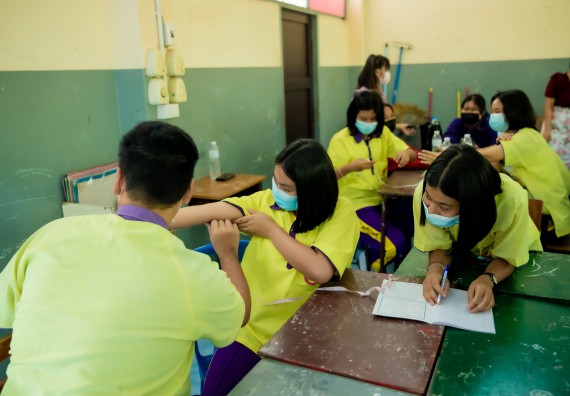 ภาพกิจกรรม  คณะวิทยาศาสตร์และเทคโนโลยี จัดค่ายวิทยาศาสตร์สัญจรโรงเรียนทุ่งโพธิ์ทะเลพิทยา