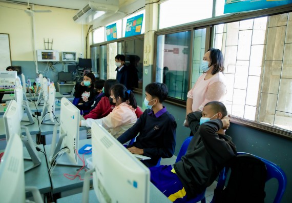 ภาพกิจกรรม  คณะวิทยาศาสตร์และเทคโนโลยี จัดค่ายวิทยาศาสตร์สัญจรโรงเรียนทุ่งโพธิ์ทะเลพิทยา