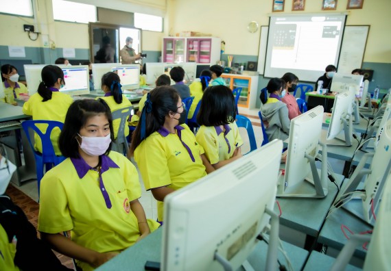 ภาพกิจกรรม  คณะวิทยาศาสตร์และเทคโนโลยี จัดค่ายวิทยาศาสตร์สัญจรโรงเรียนทุ่งโพธิ์ทะเลพิทยา