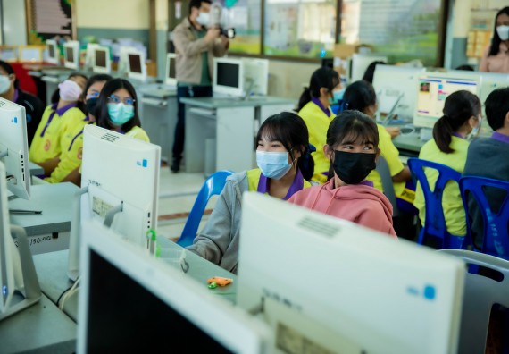 ภาพกิจกรรม  คณะวิทยาศาสตร์และเทคโนโลยี จัดค่ายวิทยาศาสตร์สัญจรโรงเรียนทุ่งโพธิ์ทะเลพิทยา