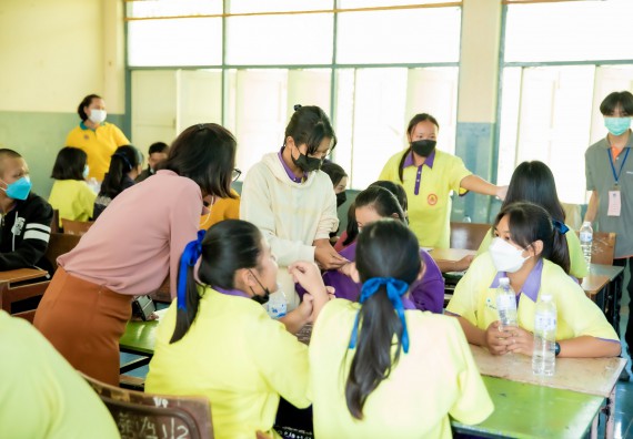 ภาพกิจกรรม  คณะวิทยาศาสตร์และเทคโนโลยี จัดค่ายวิทยาศาสตร์สัญจรโรงเรียนทุ่งโพธิ์ทะเลพิทยา