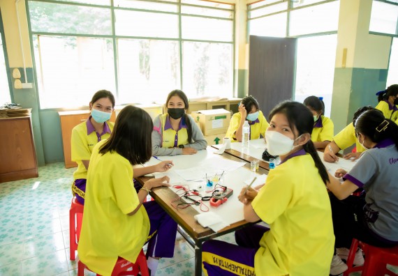 ภาพกิจกรรม  คณะวิทยาศาสตร์และเทคโนโลยี จัดค่ายวิทยาศาสตร์สัญจรโรงเรียนทุ่งโพธิ์ทะเลพิทยา