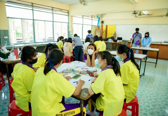 ภาพกิจกรรม  คณะวิทยาศาสตร์และเทคโนโลยี จัดค่ายวิทยาศาสตร์สัญจรโรงเรียนทุ่งโพธิ์ทะเลพิทยา