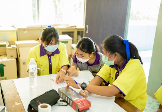 ภาพกิจกรรม  คณะวิทยาศาสตร์และเทคโนโลยี จัดค่ายวิทยาศาสตร์สัญจรโรงเรียนทุ่งโพธิ์ทะเลพิทยา