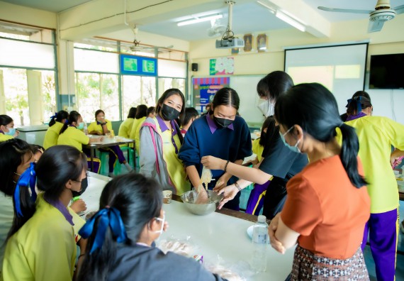 ภาพกิจกรรม  คณะวิทยาศาสตร์และเทคโนโลยี จัดค่ายวิทยาศาสตร์สัญจรโรงเรียนทุ่งโพธิ์ทะเลพิทยา