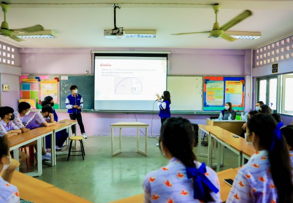 ภาพกิจกรรม   คณะวิทยาศาสตร์และเทคโนโลยี จัดค่ายวิทยาศาสตร์สัญจรโรงเรียนเฉลิมพระเกียรติสมเด็จพระศรีนครินทร์ กำแพงเพชร ฯ